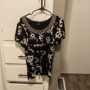 Style & Co. Black And White Flower 🌺 Print Dress Blouse Size 2X.